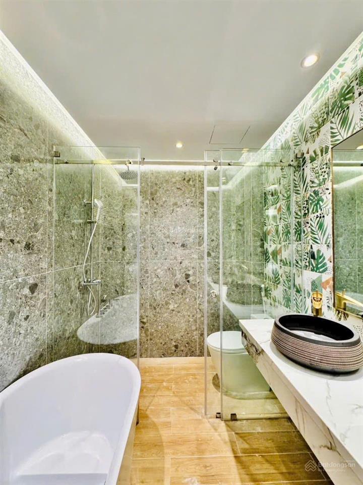 Kẹt tiền bán gấp nhà ung văn khiêm, p.25 bình thạnh. giá 3,35 tỷ. dt 65m2. 3pn 4wc. sổ hồng riêng