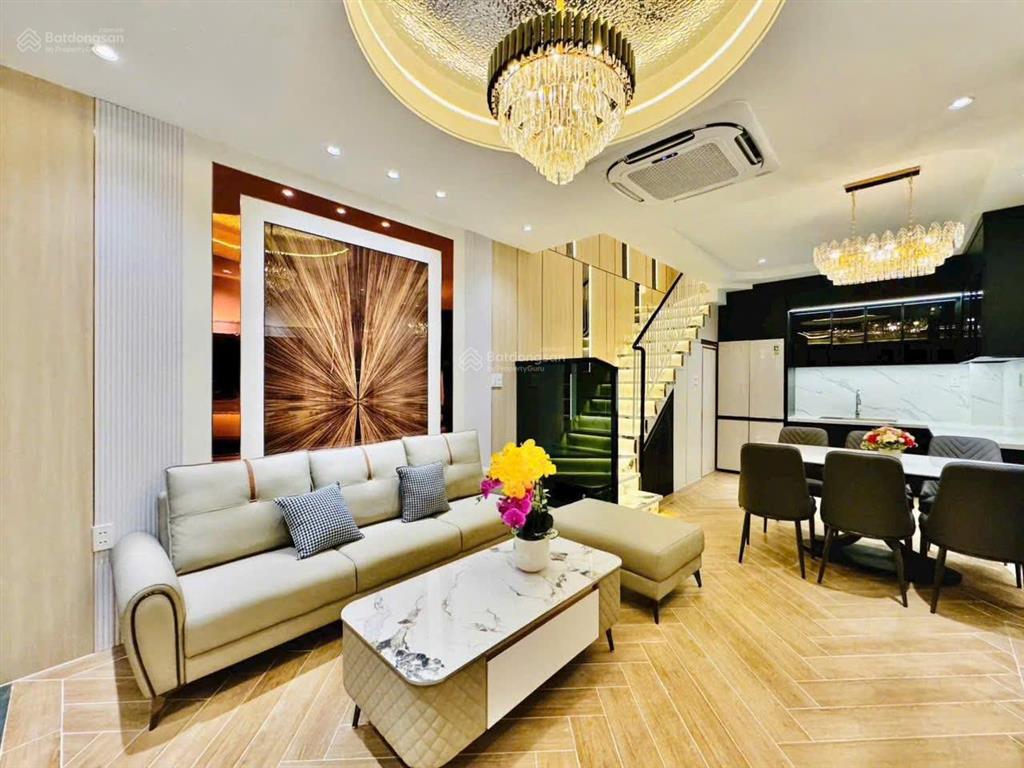 Kẹt tiền bán gấp nhà ung văn khiêm, p.25 bình thạnh. giá 3,35 tỷ. dt 65m2. 3pn 4wc. sổ hồng riêng