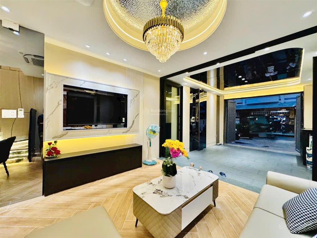 Kẹt tiền bán gấp nhà ung văn khiêm, p.25 bình thạnh. giá 3,35 tỷ. dt 65m2. 3pn 4wc. sổ hồng riêng