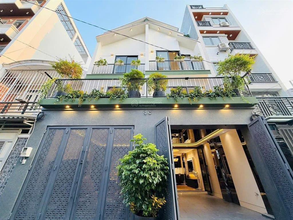 Kẹt tiền bán gấp nhà ung văn khiêm, p.25 bình thạnh. giá 3,35 tỷ. dt 65m2. 3pn 4wc. sổ hồng riêng