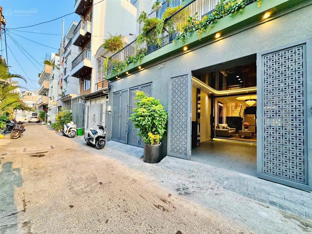 Kẹt tiền bán gấp nhà ung văn khiêm, p.25 bình thạnh. giá 3,35 tỷ. dt 65m2. 3pn 4wc. sổ hồng riêng