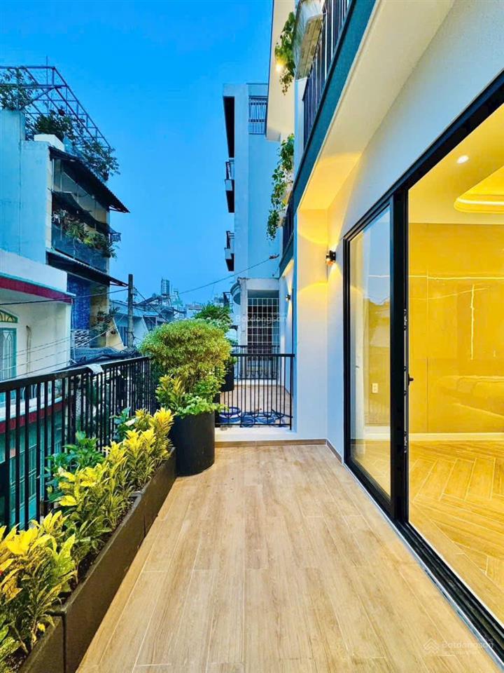 Kẹt tiền bán gấp nhà ung văn khiêm, p.25 bình thạnh. giá 3,35 tỷ. dt 65m2. 3pn 4wc. sổ hồng riêng