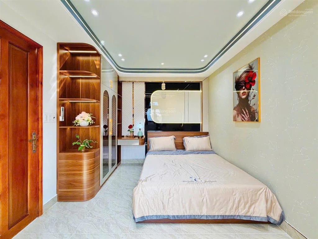 Bán gấp nhà nguyễn gia thiều, p.6 q.3. giá 3,4 tỷ. dt 63m2. 4pn 4wc, 4 tầng. sổ hồng riêng