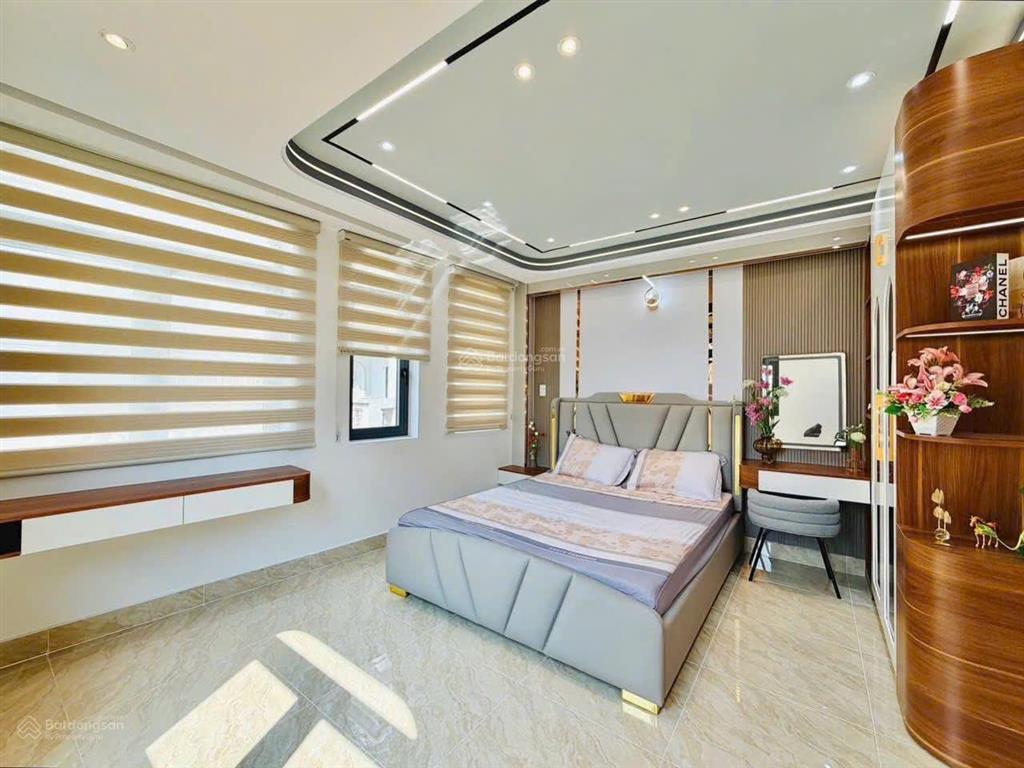 Bán gấp nhà nguyễn gia thiều, p.6 q.3. giá 3,4 tỷ. dt 63m2. 4pn 4wc, 4 tầng. sổ hồng riêng