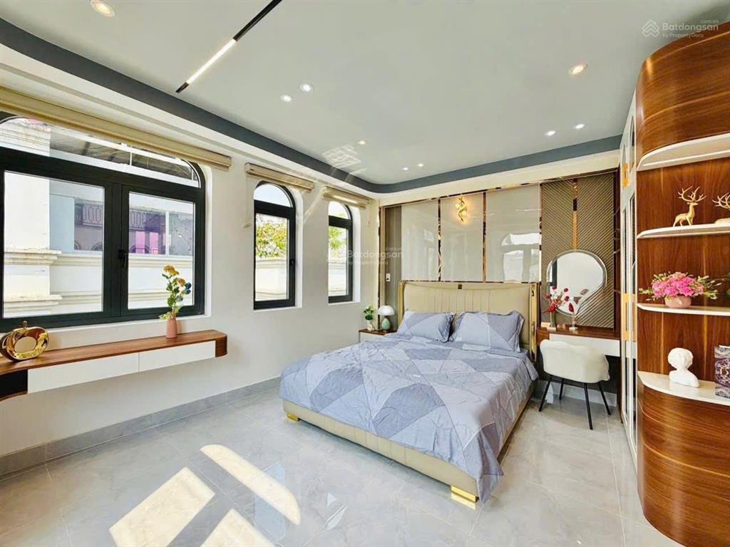 Bán gấp nhà nguyễn gia thiều, p.6 q.3. giá 3,4 tỷ. dt 63m2. 4pn 4wc, 4 tầng. sổ hồng riêng
