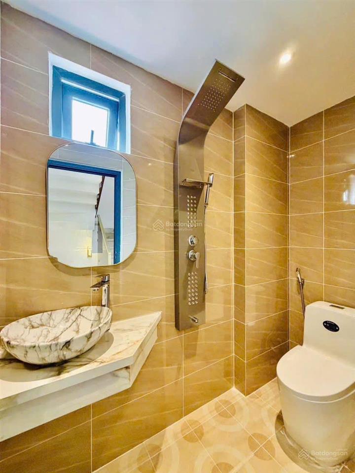 Bán gấp nhà nguyễn gia thiều, p.6 q.3. giá 3,4 tỷ. dt 63m2. 4pn 4wc, 4 tầng. sổ hồng riêng