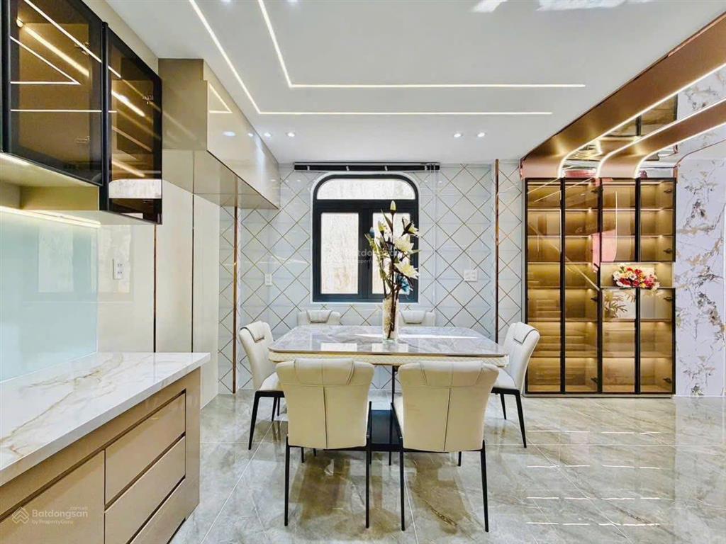 Bán gấp nhà nguyễn gia thiều, p.6 q.3. giá 3,4 tỷ. dt 63m2. 4pn 4wc, 4 tầng. sổ hồng riêng