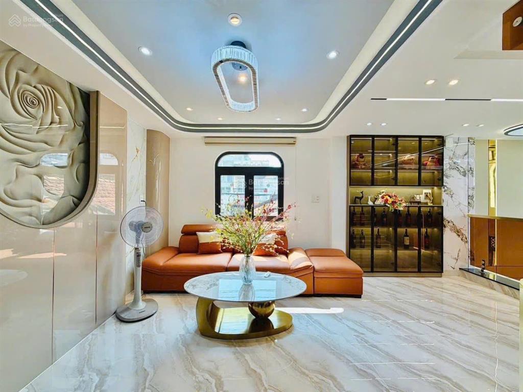 Bán gấp nhà nguyễn gia thiều, p.6 q.3. giá 3,4 tỷ. dt 63m2. 4pn 4wc, 4 tầng. sổ hồng riêng