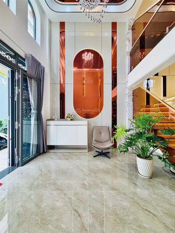 Bán gấp nhà nguyễn gia thiều, p.6 q.3. giá 3,4 tỷ. dt 63m2. 4pn 4wc, 4 tầng. sổ hồng riêng