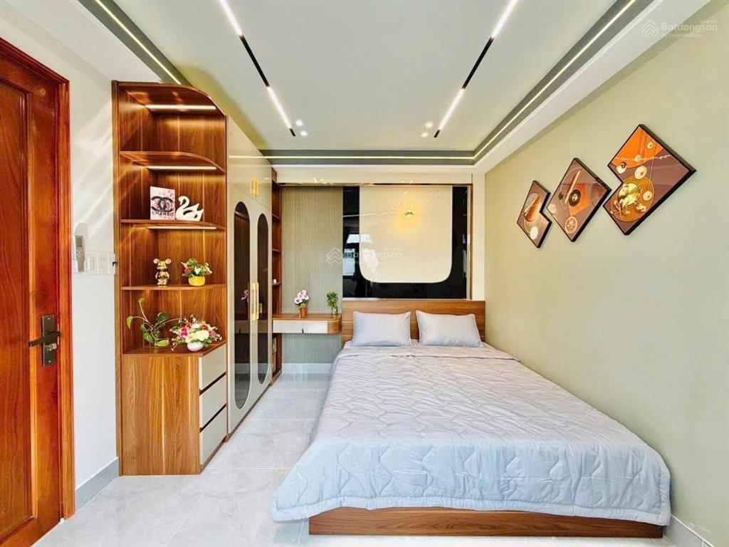 Bán gấp nhà nguyễn gia thiều, p.6 q.3. giá 3,4 tỷ. dt 63m2. 4pn 4wc, 4 tầng. sổ hồng riêng