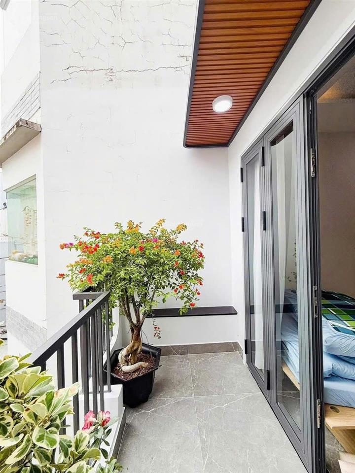 Chính chủ ký gửi bán gấp nhà vũ huy tấn p.1 bình thạnh. giá 3,5 tỷ. dt 75m2. 3tầng. sổ hồng riêng