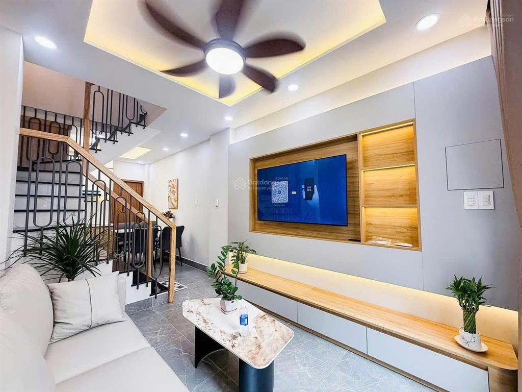 Chính chủ ký gửi bán gấp nhà vũ huy tấn p.1 bình thạnh. giá 3,5 tỷ. dt 75m2. 3tầng. sổ hồng riêng
