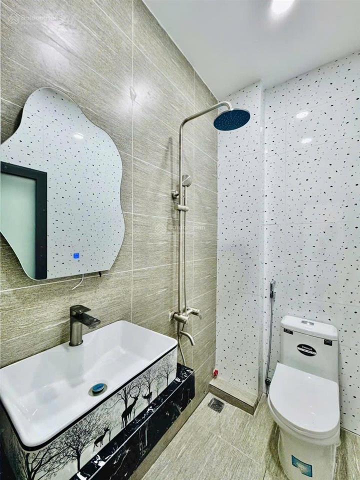 Nhà giá ngộp cần bán tại lê văn duyệt, p. 1, bình thạnh. dt 63.45m2. 4pn. sổ hồng riêng