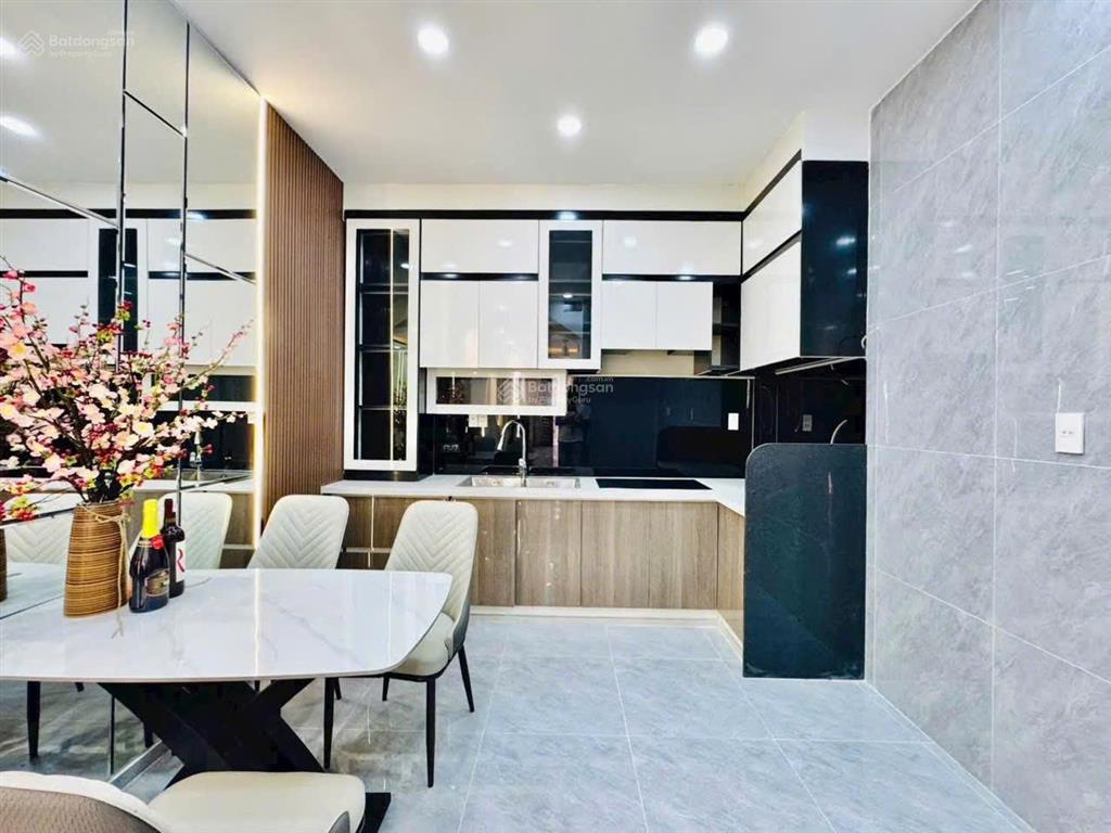 Nhà giá ngộp cần bán tại lê văn duyệt, p. 1, bình thạnh. dt 63.45m2. 4pn. sổ hồng riêng