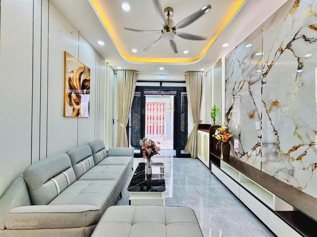 Nhà giá ngộp cần bán tại lê văn duyệt, p. 1, bình thạnh. dt 63.45m2. 4pn. sổ hồng riêng
