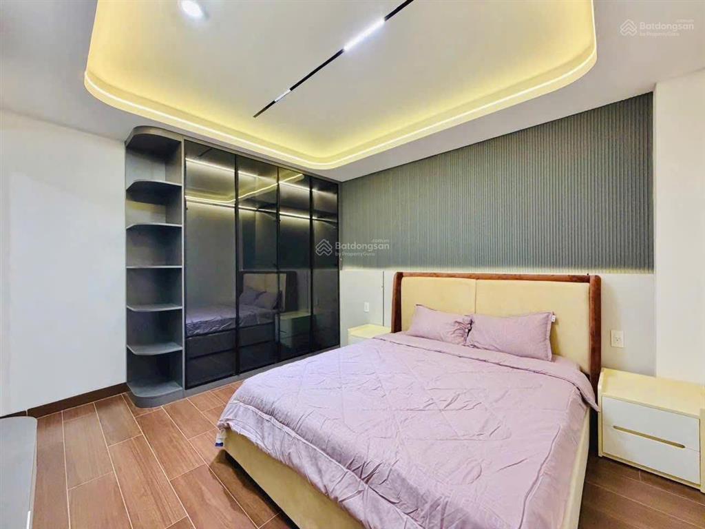 Chính chủ bán gấp nhà nhiêu tứ, p.7. phú nhuận. giá 4,19 tỷ. dt 67.2m2. 4pn. 4tầng. sổ hồng riêng