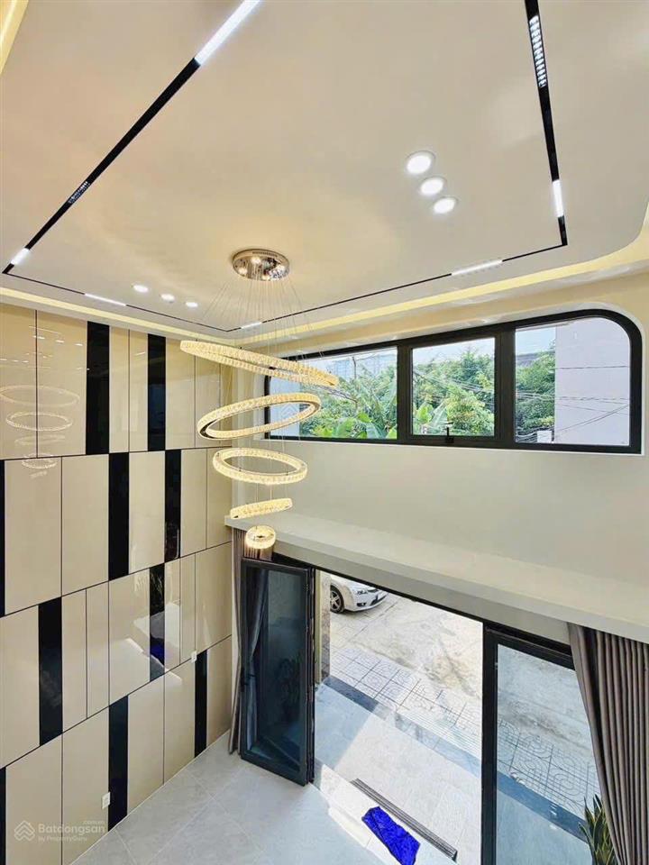 Chính chủ bán gấp nhà nhiêu tứ, p.7. phú nhuận. giá 4,19 tỷ. dt 67.2m2. 4pn. 4tầng. sổ hồng riêng