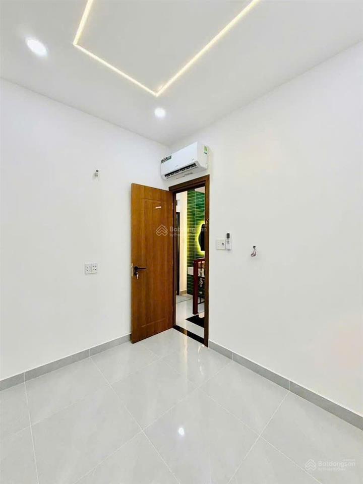Nhà hẻm xe hơi cần bán gấp huỳnh thiện lộc,tân phú. giá2,79 tỷ. dt72m2. 3tầng. 4pn. sổ hồng riêng