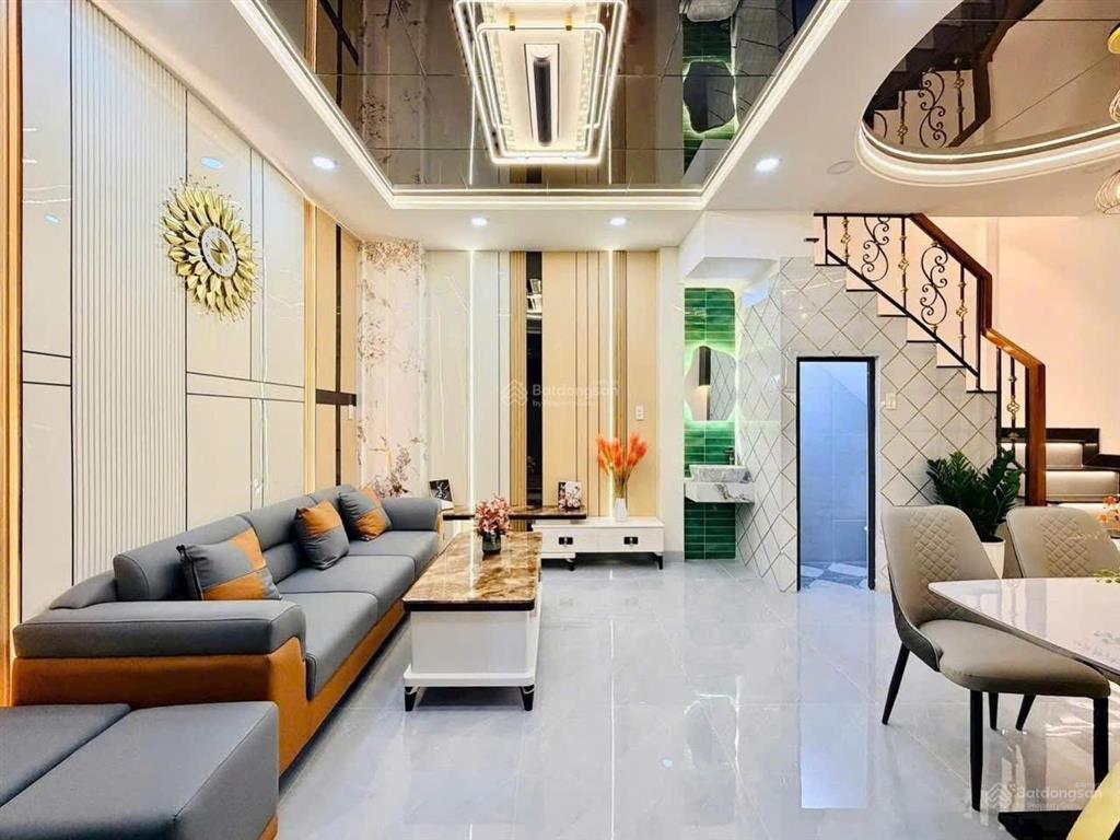 Nhà hẻm xe hơi cần bán gấp huỳnh thiện lộc,tân phú. giá2,79 tỷ. dt72m2. 3tầng. 4pn. sổ hồng riêng
