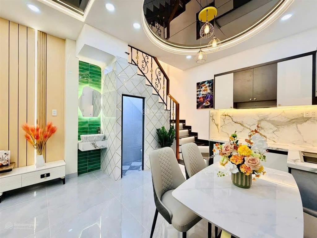 Nhà hẻm xe hơi cần bán gấp huỳnh thiện lộc,tân phú. giá2,79 tỷ. dt72m2. 3tầng. 4pn. sổ hồng riêng