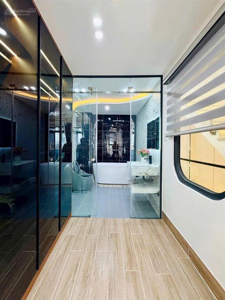 Nhà giá siêu ngộp tại nam kỳ khởi nghĩa p6 q3. giá 4,5 tỷ. dt 60m2. 3pn 4wc. 3tầng. sổ hồng riêng