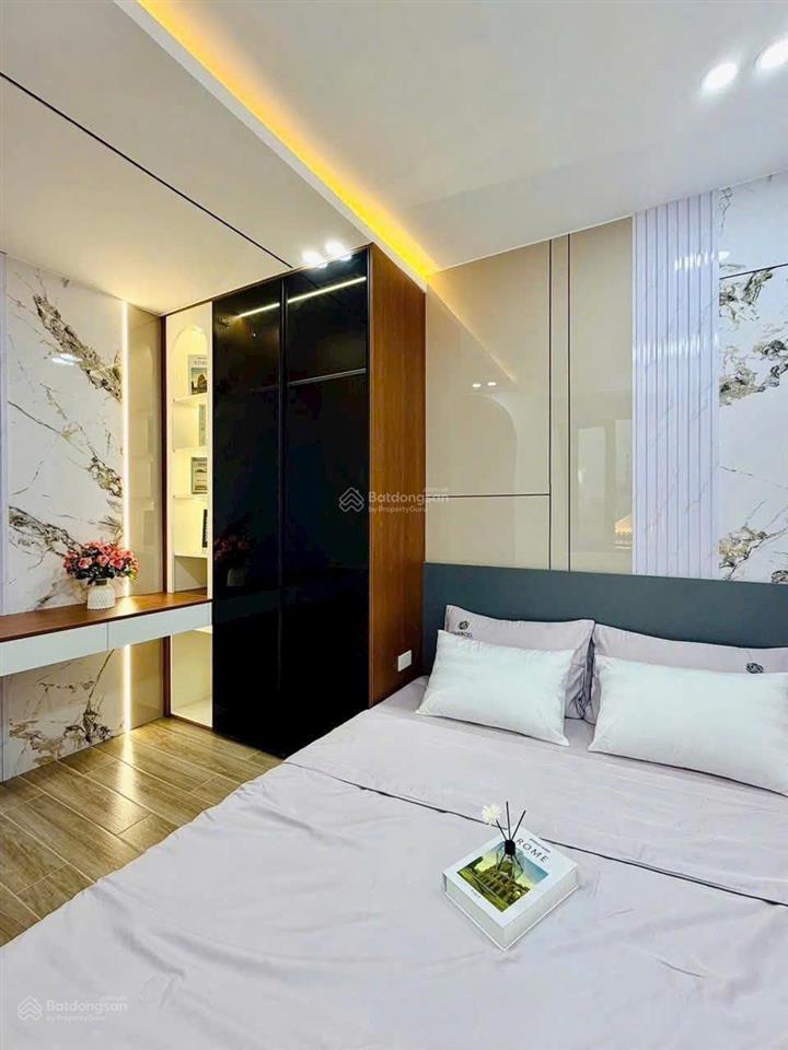 Nhà giá siêu ngộp tại nam kỳ khởi nghĩa p6 q3. giá 4,5 tỷ. dt 60m2. 3pn 4wc. 3tầng. sổ hồng riêng