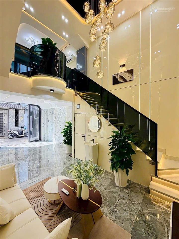 Nhà giá siêu ngộp tại nam kỳ khởi nghĩa p6 q3. giá 4,5 tỷ. dt 60m2. 3pn 4wc. 3tầng. sổ hồng riêng
