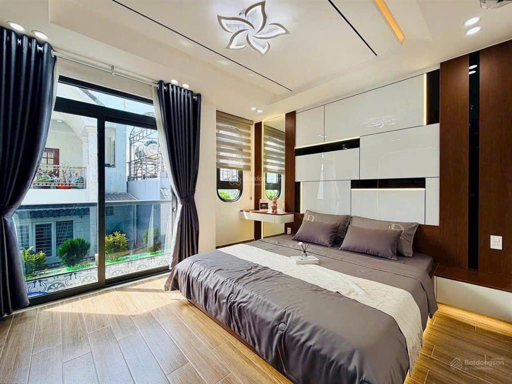 Nhà giá siêu ngộp tại nam kỳ khởi nghĩa p6 q3. giá 4,5 tỷ. dt 60m2. 3pn 4wc. 3tầng. sổ hồng riêng