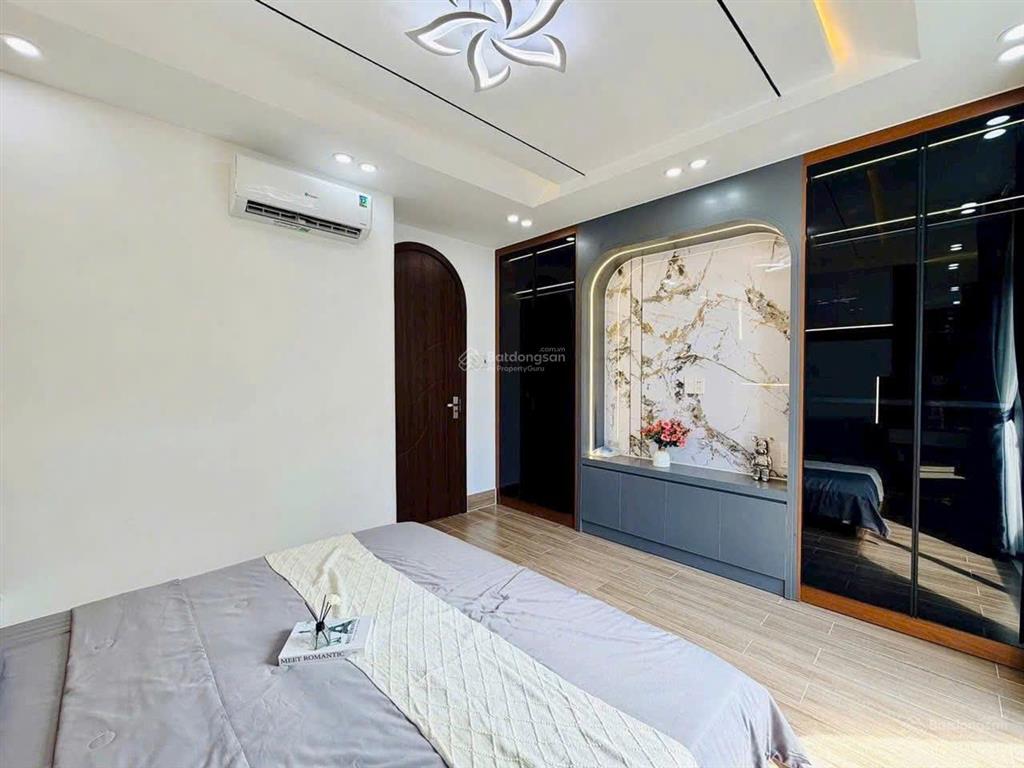 Nhà giá siêu ngộp tại nam kỳ khởi nghĩa p6 q3. giá 4,5 tỷ. dt 60m2. 3pn 4wc. 3tầng. sổ hồng riêng