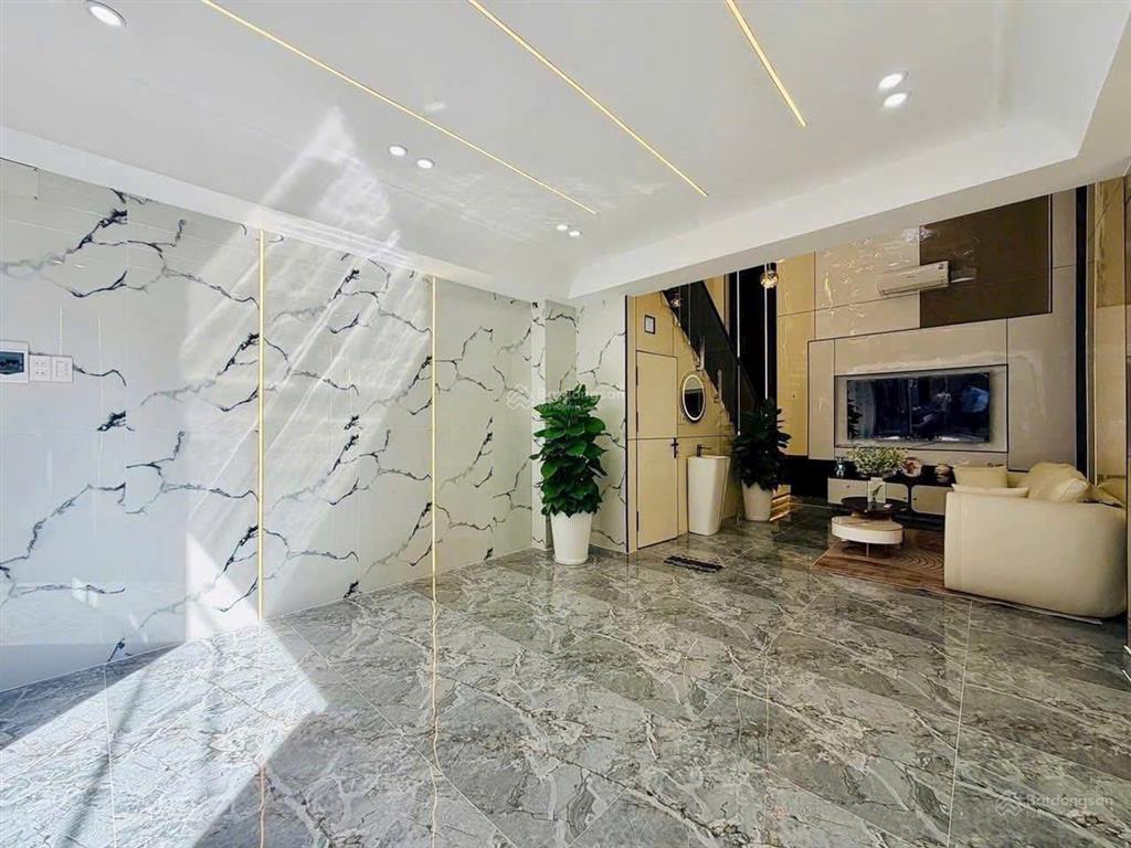 Nhà giá siêu ngộp tại nam kỳ khởi nghĩa p6 q3. giá 4,5 tỷ. dt 60m2. 3pn 4wc. 3tầng. sổ hồng riêng