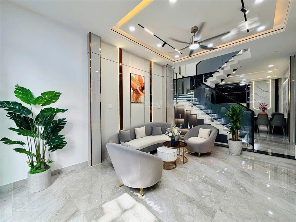 Chính chủ bán gấp nhà huỳnh tịnh của p.19 b.thạnh. giá5,4 tỷ. dt78.5m2. 3pn. 3tầng. sổ hồng riêng