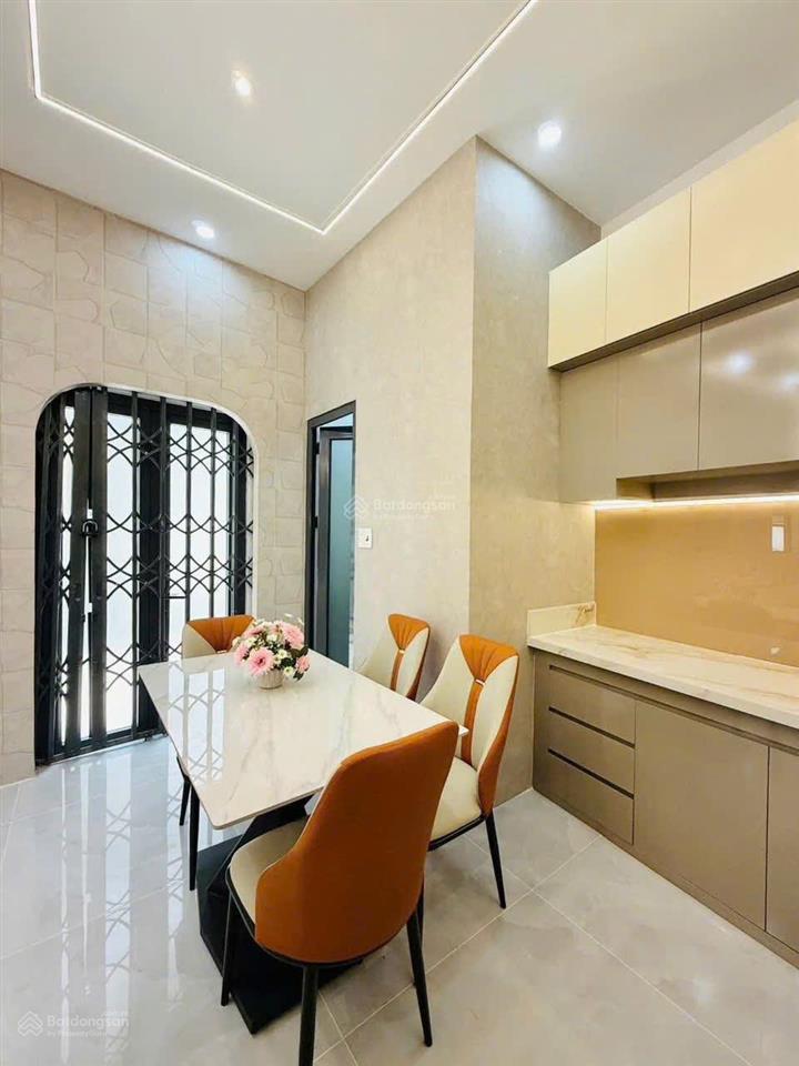 Nhà siêu rẻ cần bán gấp tại lê thị bạch cát p.11 q11. giá 16 tỷ. dt 64.7m2. 4pn. sổ hồng riêng
