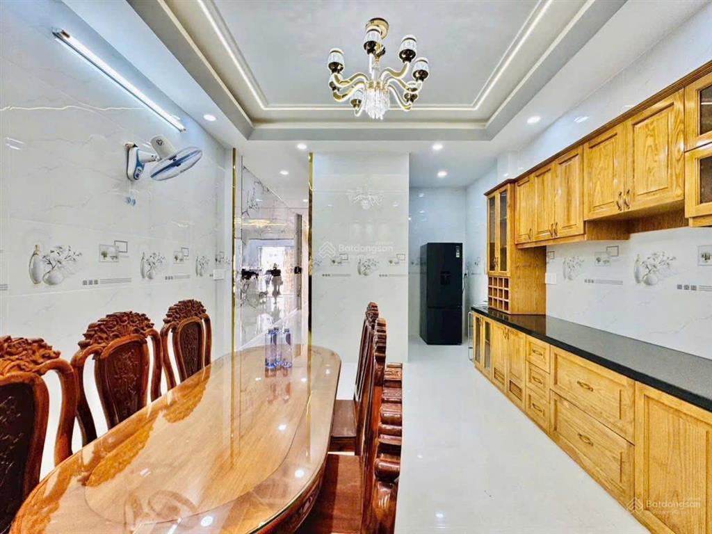 Nhà có thang máy giá siêu rẻ tại trần quốc toản q.3. giá3,8 tỷ. dt80m2. 4pn. 4tầng. sổ hồng riêng