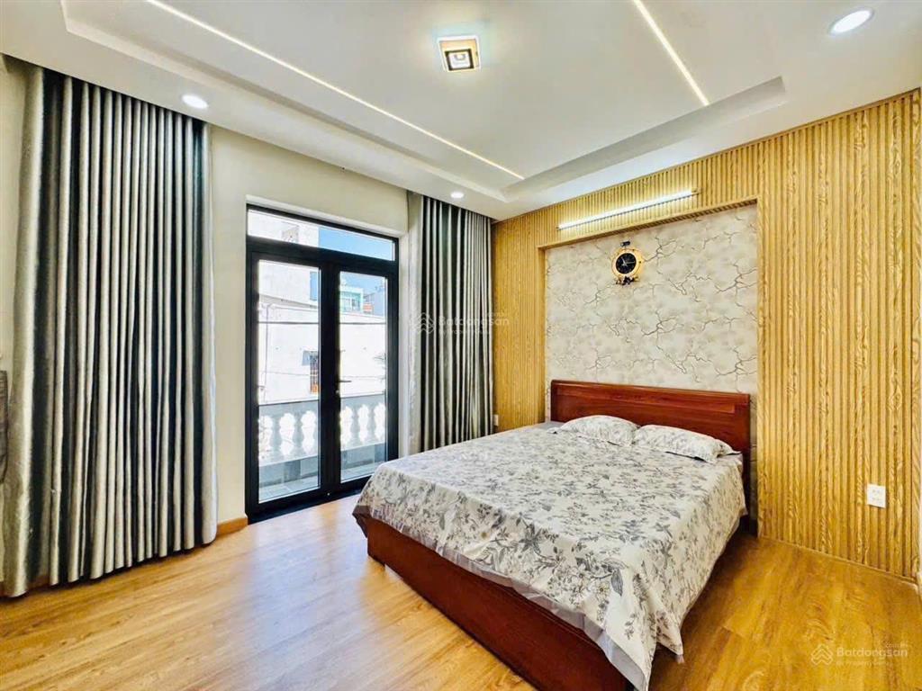 Nhà có thang máy giá siêu rẻ tại trần quốc toản q.3. giá3,8 tỷ. dt80m2. 4pn. 4tầng. sổ hồng riêng