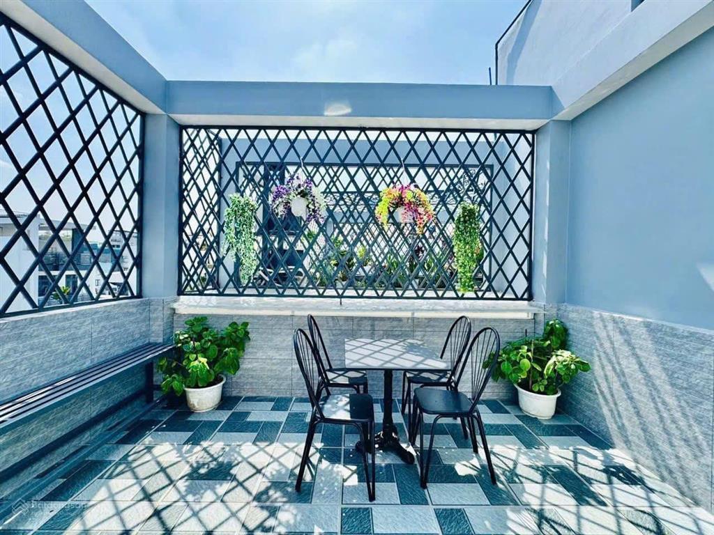 Nhà có thang máy giá siêu rẻ tại trần quốc toản q.3. giá3,8 tỷ. dt80m2. 4pn. 4tầng. sổ hồng riêng