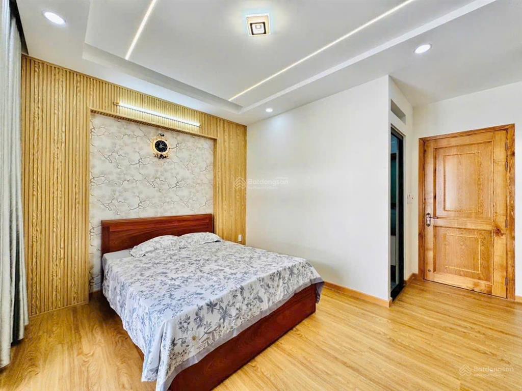 Nhà có thang máy giá siêu rẻ tại trần quốc toản q.3. giá3,8 tỷ. dt80m2. 4pn. 4tầng. sổ hồng riêng