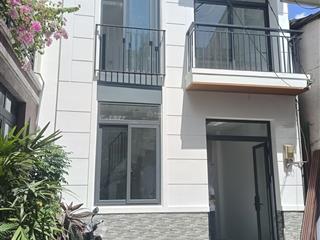 3tỷ950tr nhà 2 tầng 5x6m nở hậu 7m, hẻm trước nhà 6m đường trần xuân soạn, p.tân hưng q7