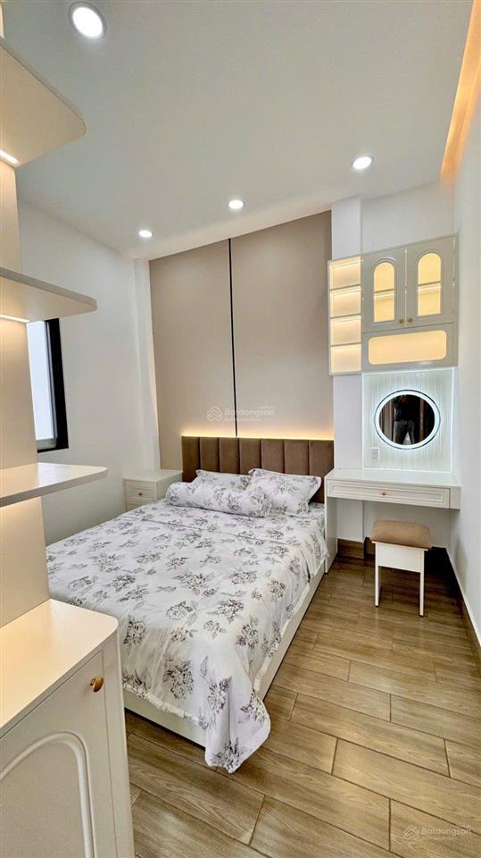 6.8 tỷ, 3 tầng 109m sử dụng, 4pn 4wc đúc kiên cố tặng full nội thất, huỳnh tấn phát tân phú q7
