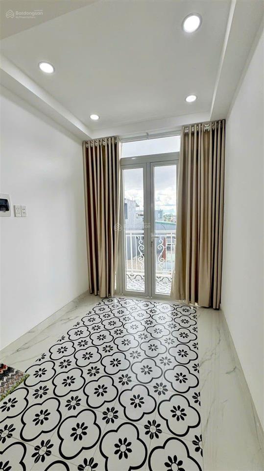 6.8 tỷ, 3 tầng 109m sử dụng, 4pn 4wc đúc kiên cố tặng full nội thất, huỳnh tấn phát tân phú q7