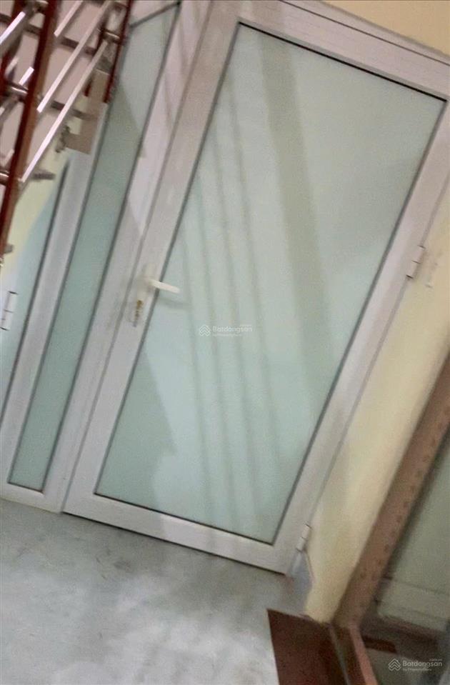 Cho thuê tầng 1 số nhà 106 phố bế văn đàn, phường hà đông, hà nội
