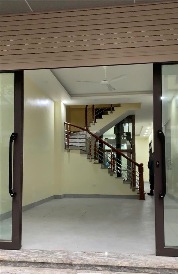 Cho thuê tầng 1 số nhà 106 phố bế văn đàn, phường hà đông, hà nội