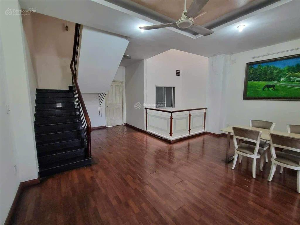 Nhà cho thuê 2 mặt tiền đường số 7