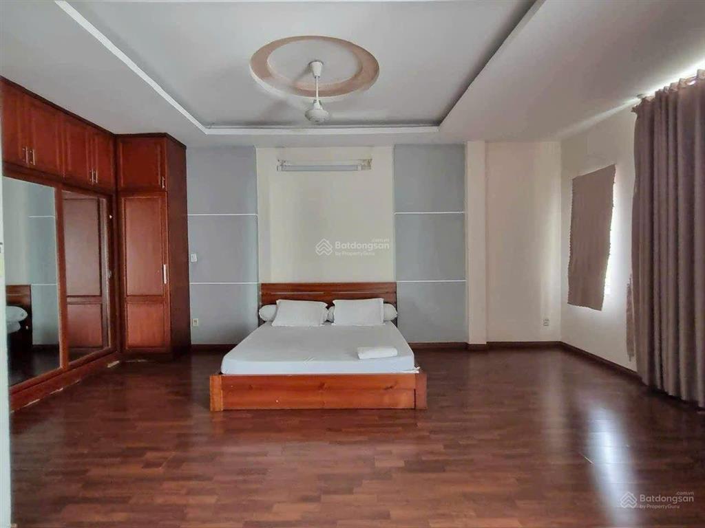 Nhà cho thuê 2 mặt tiền đường số 7
