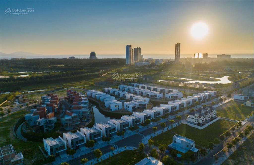 Biệt thự 3 tầng view sông 443m2 dòng tiền 100 triệu/tháng sổ hồng lâu dài ven biển đà nẵng