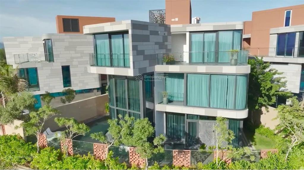Biệt thự 3 tầng view sông 443m2 dòng tiền 100 triệu/tháng sổ hồng lâu dài ven biển đà nẵng