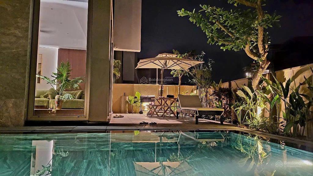 Biệt thự 3 tầng view sông 443m2 dòng tiền 100 triệu/tháng sổ hồng lâu dài ven biển đà nẵng