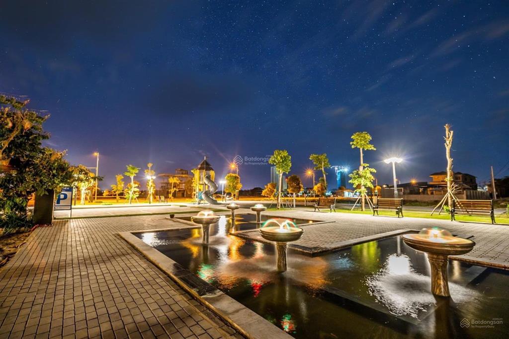 Trực tiếp chủ nhà bán lô góc 2 mặt tiền 184m2 đối diện công viên cạnh khu biệt thự regal victoria