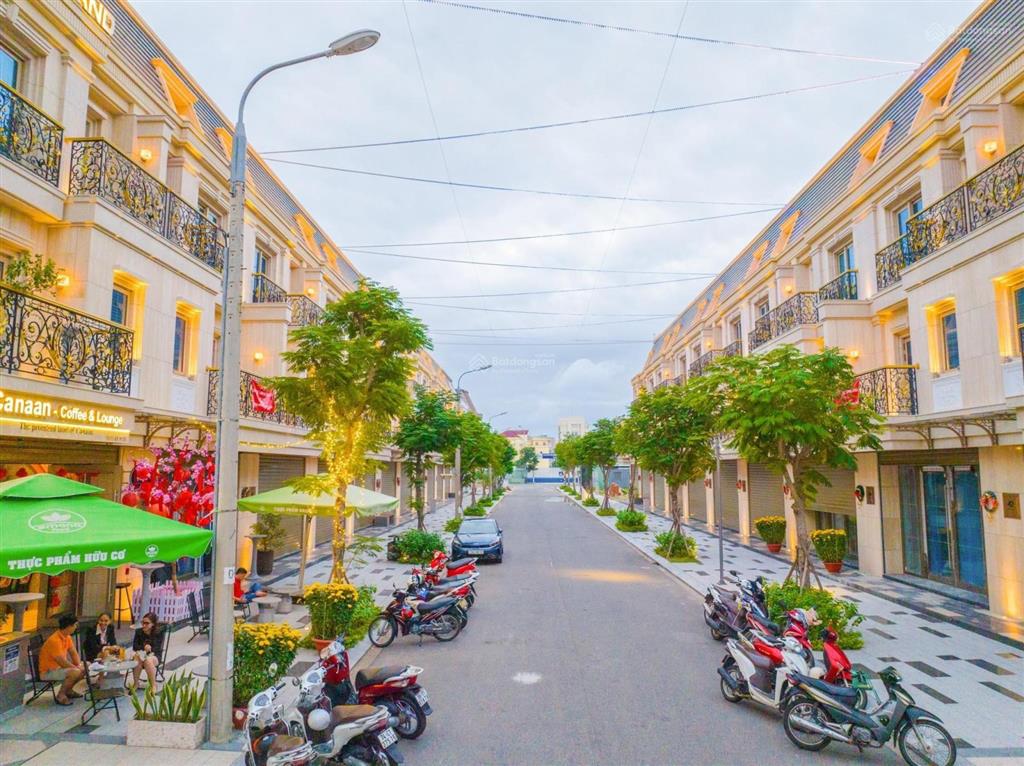 Bán giá rẻ nhà phố pavillon đầy đủ nội thất cạnh sông hàn đà nẵng  đang cho thuê 60 triệu/tháng