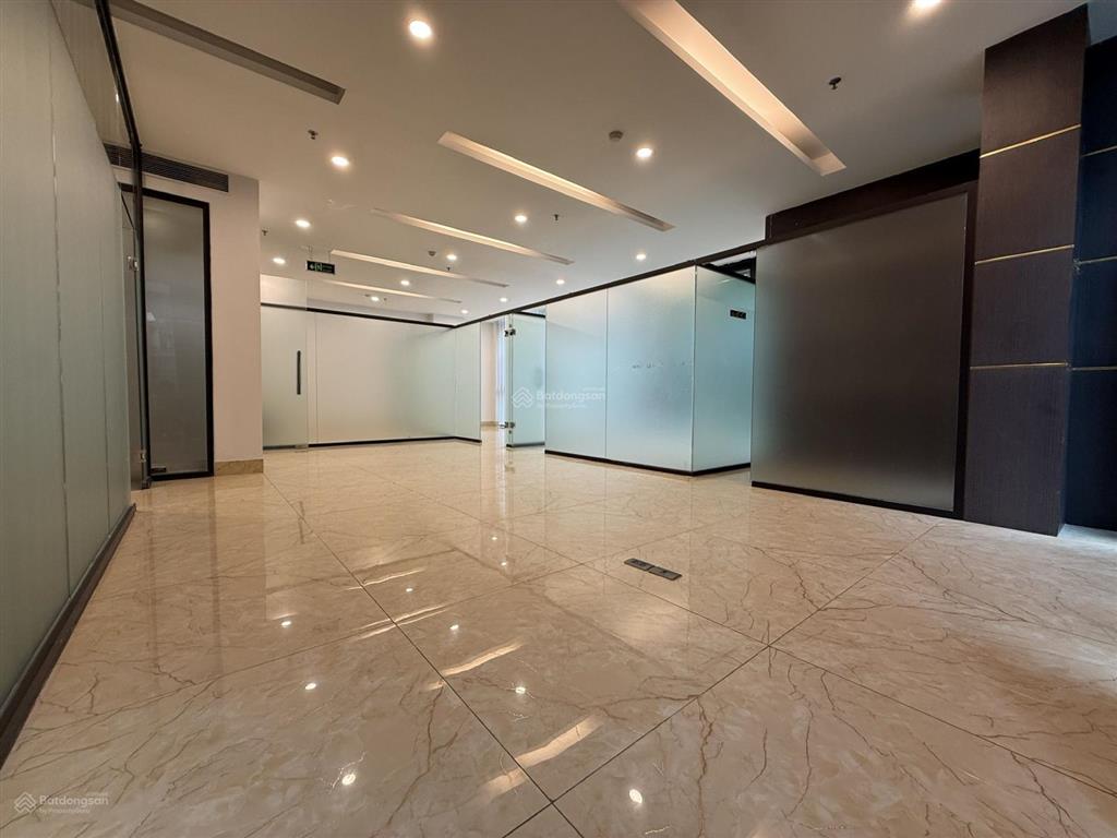 Nhà riêng cho thuê 3 tầng phù hợp văn phòng, spa, studio số 6 ngõ 68 ngụy như kon tum, thanh xuân