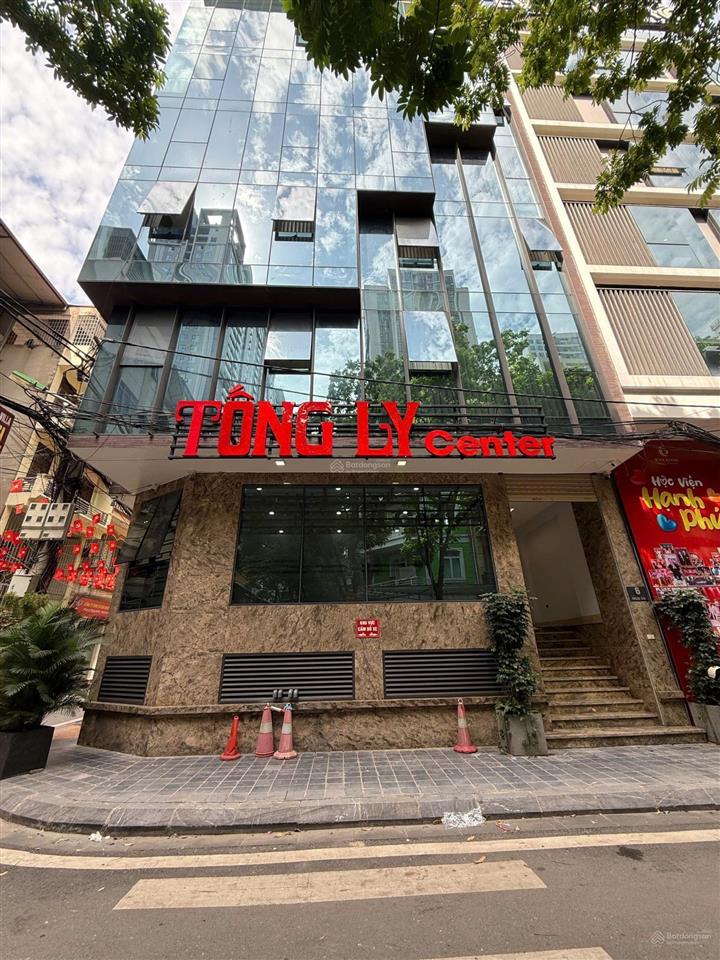 Nhà riêng cho thuê 3 tầng phù hợp văn phòng, spa, studio số 6 ngõ 68 ngụy như kon tum, thanh xuân